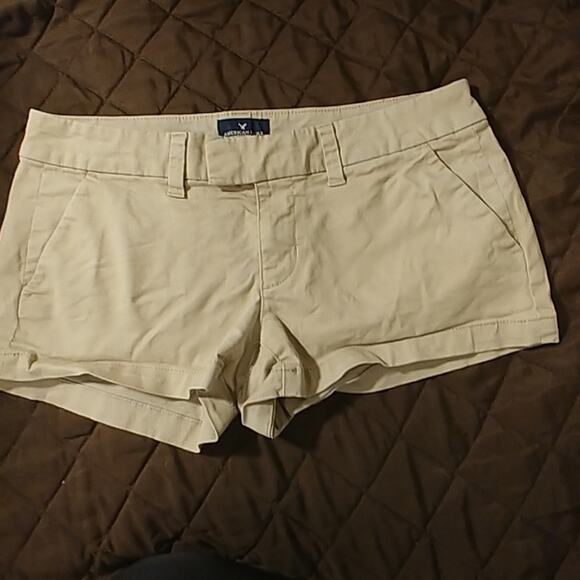 American Eagle Shortie Stretch Shorts Sz. 4 Tan/Khaki - Picture 1 of 5